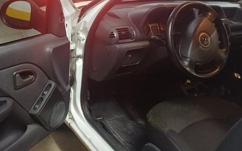 
								Clio full									