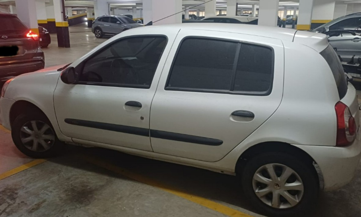 
								Clio full									