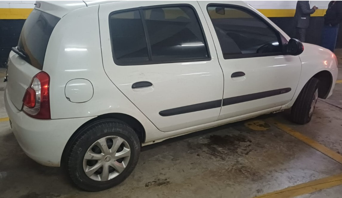 
								Clio full									
